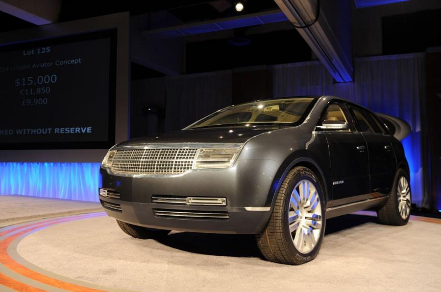 Lincoln Aviator Concept 2004 года  (фото 30 из 37)